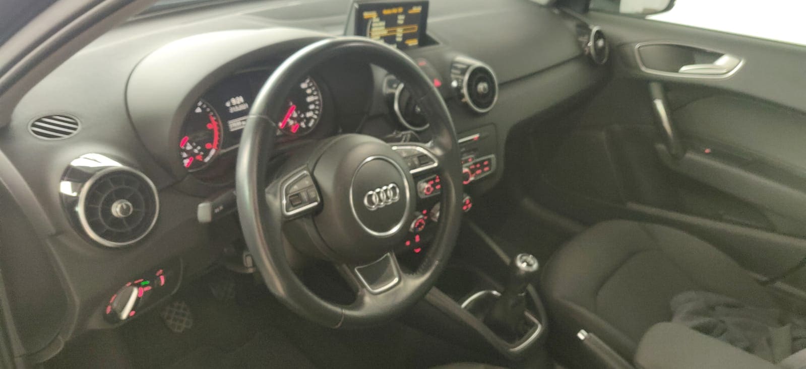 Audi A1 Sportback 1.6 TDI 116 cv volante